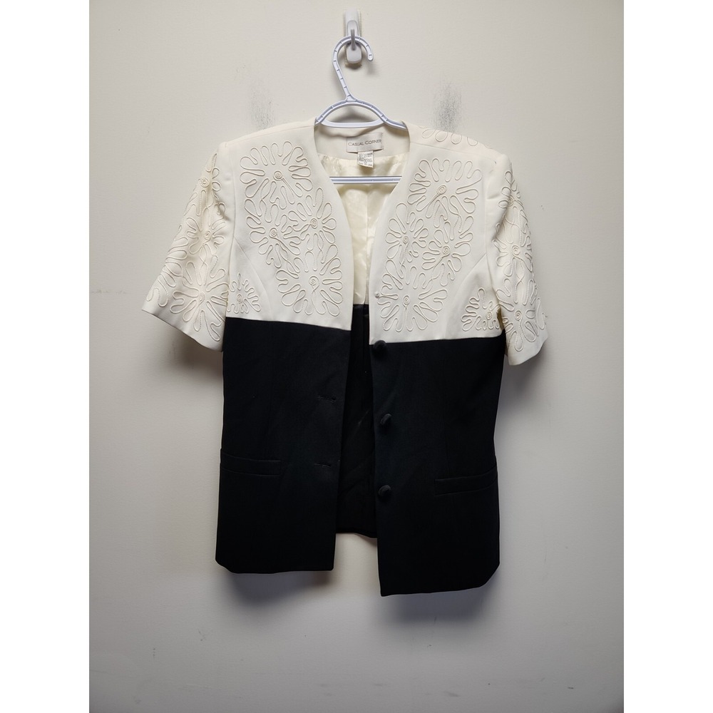 Casual Corner Women's Button Blazer Top Size 12 Jacket White Black Cute Career